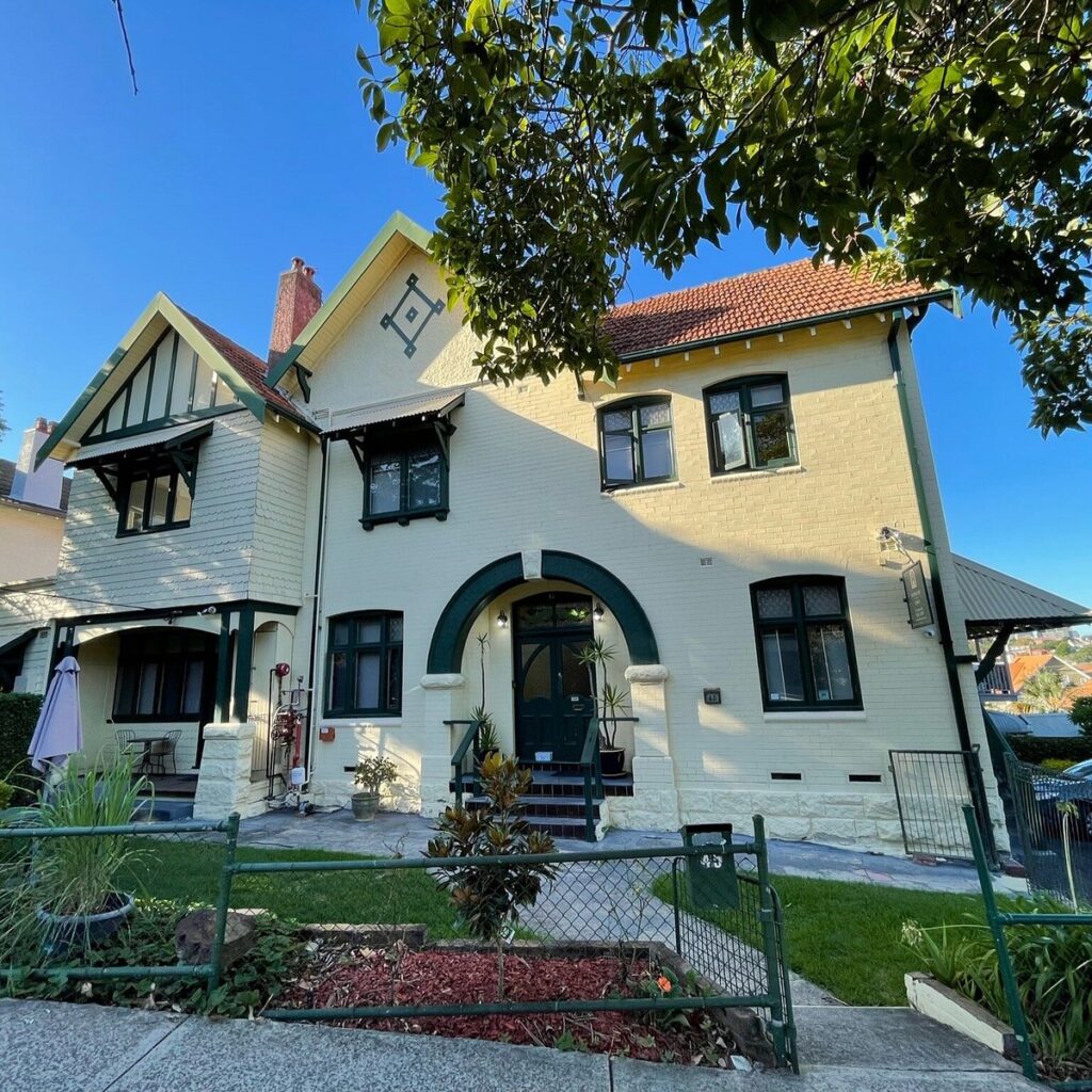 Neutral Bay Lodge